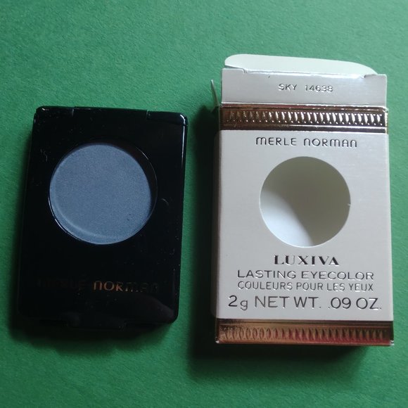 Merle Norman  Luxiva "Sky" Lasting Eye color .09oz. 2 gr Net Wt. New - Picture 1 of 2